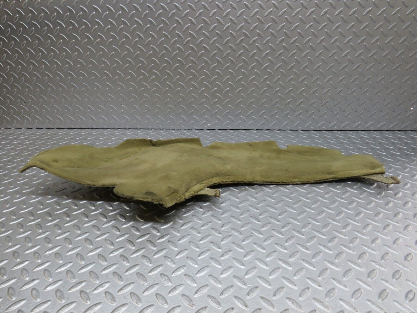 36591 Mercedes-Benz W201 190E 2.0L Centre Console Carpet Right Side Beige