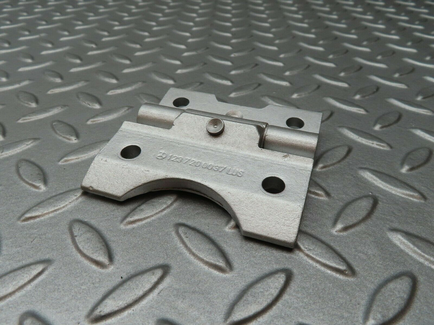 4495 Mercedes-Benz W123 230E Door Hinge 1237200037