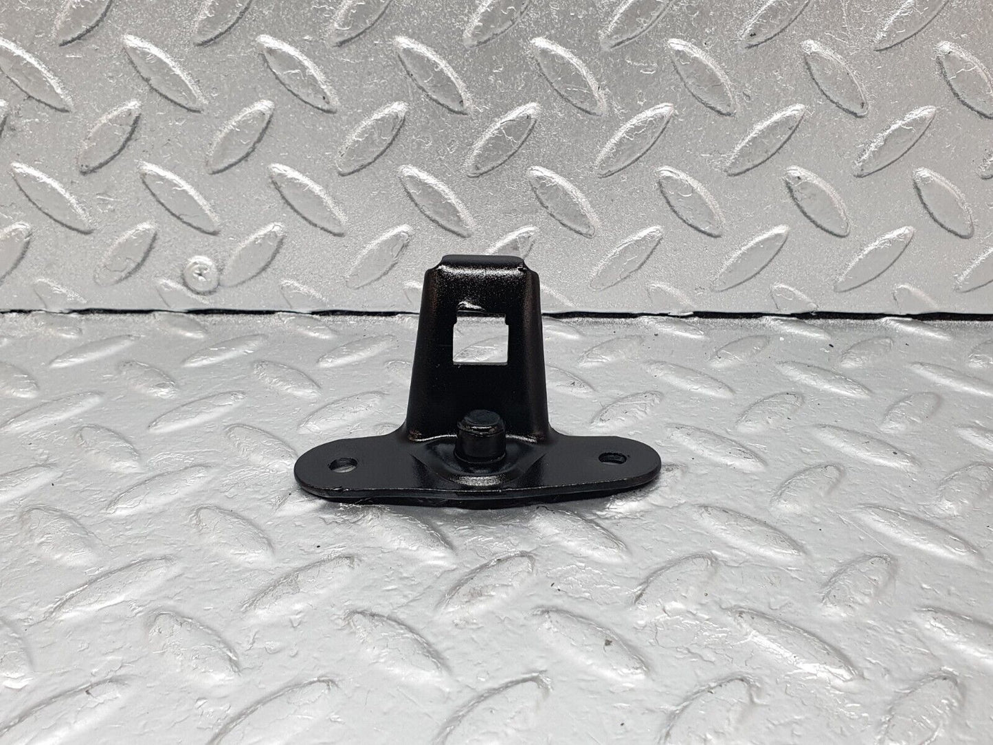 43576 Mercedes-Benz C126 380SEC Coupe Trunk Lock Latch