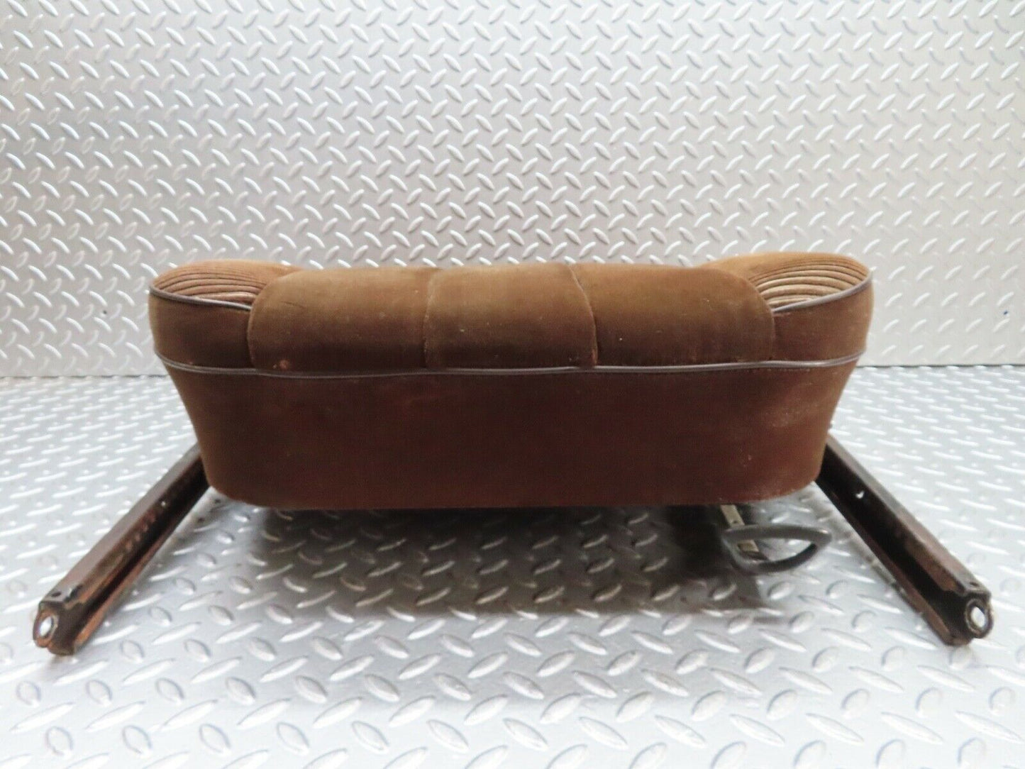 18470 Mercedes-Benz C107 380SLC Front Right Seat Bottom Brown