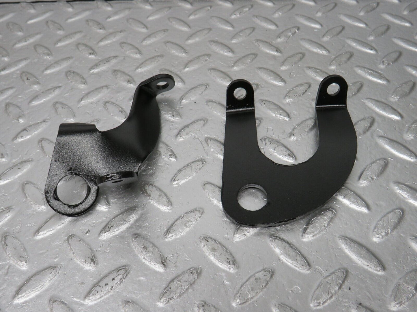 33063 Mercedes-Benz C107 R107 350 V8 Engine Lifting Eyes Hooks