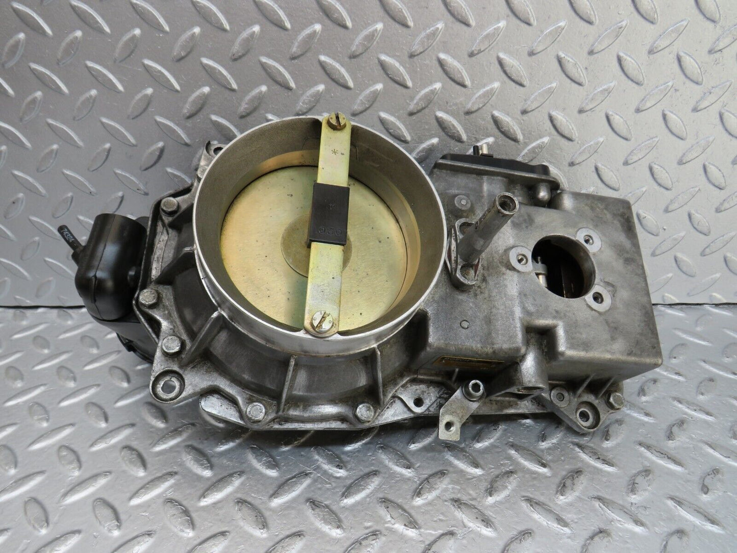 36269 Mercedes-Benz W126 420SE Air Flow Mass Meter Sensor Bosch 0438121037 1161400618