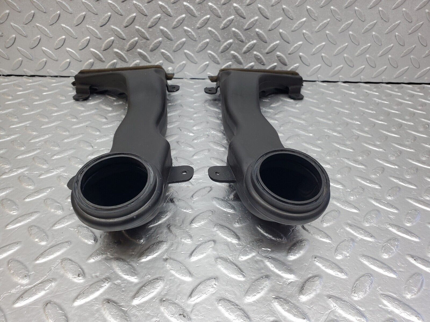 45050 Mercedes-Benz R129 300SL Coupe Front Air Vent Duct 2x 1298300444 1298300344