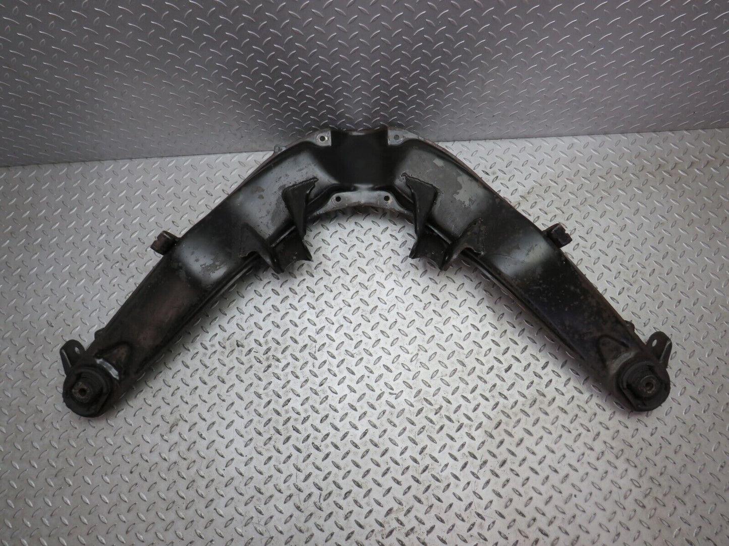 5524 Mercedes-Benz W114 280CE Coupe Rear Subframe Axle Carrier