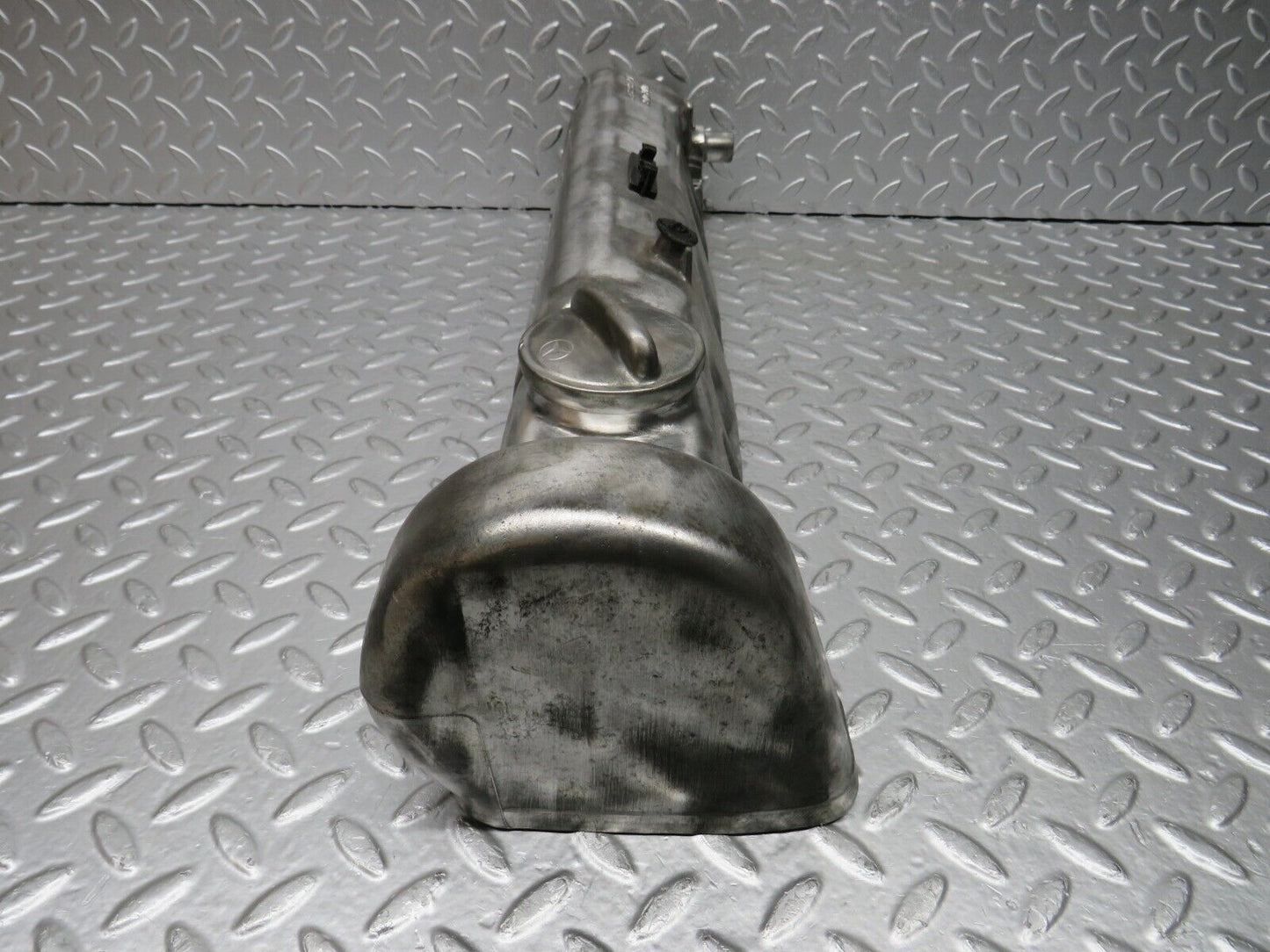 32963 Mercedes-Benz C107 R107 450 Cylinder Head Valve Cover Right 1160163305