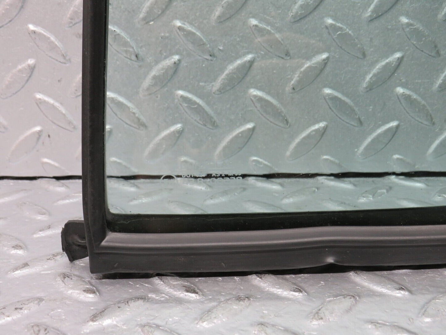 39067 Mercedes-Benz W201 190E 2.6L Rear Left Quarter Window Glass 2017350524
