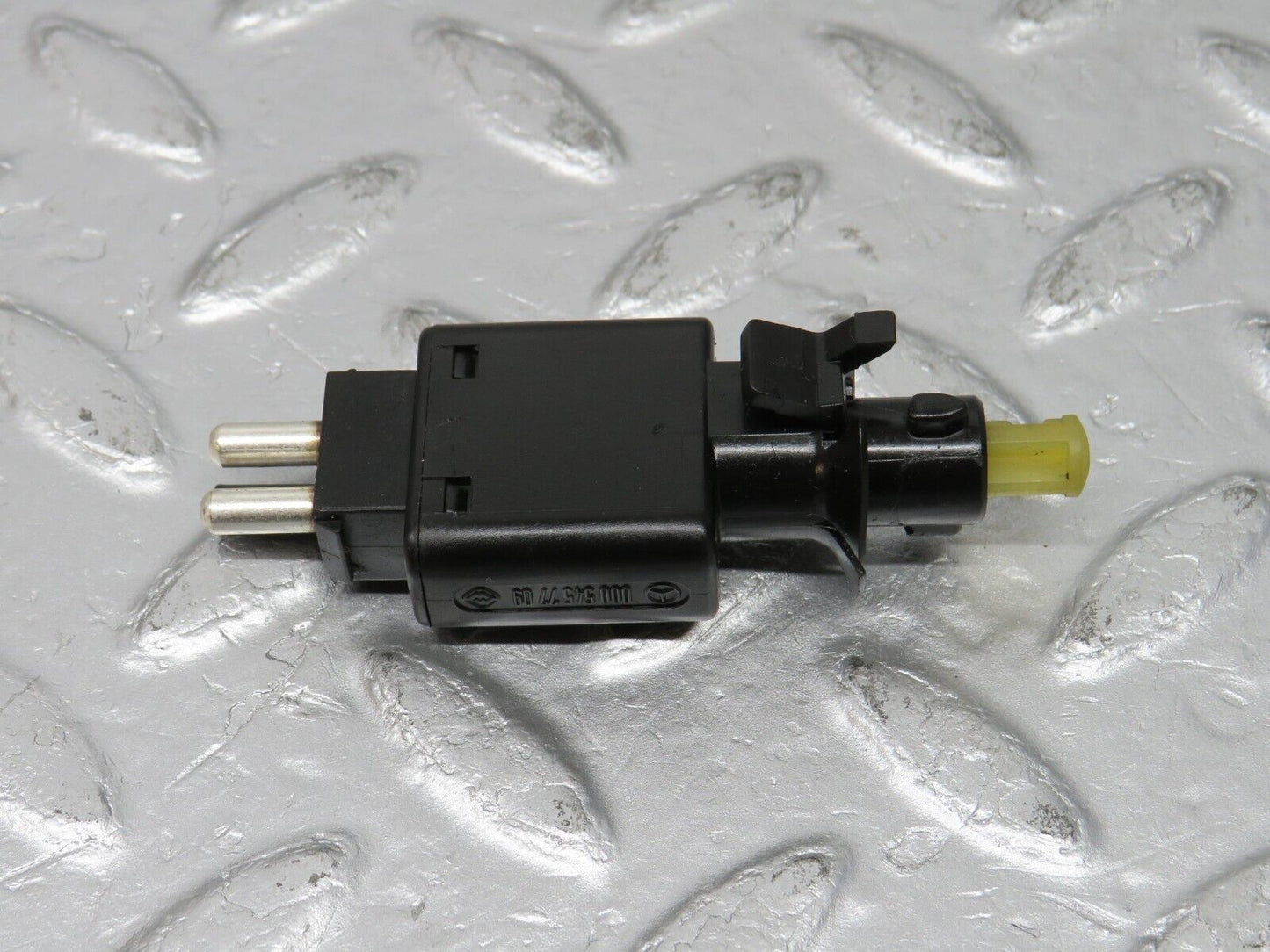 38846 Mercedes-Benz W201 190E 2.6L Brake Light Switch 0005457709