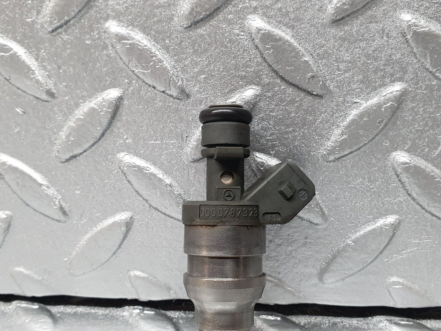 42370 Mercedes-Benz R129 320SL Coupe Fuel Injector Bosch 0000787323 0280155209