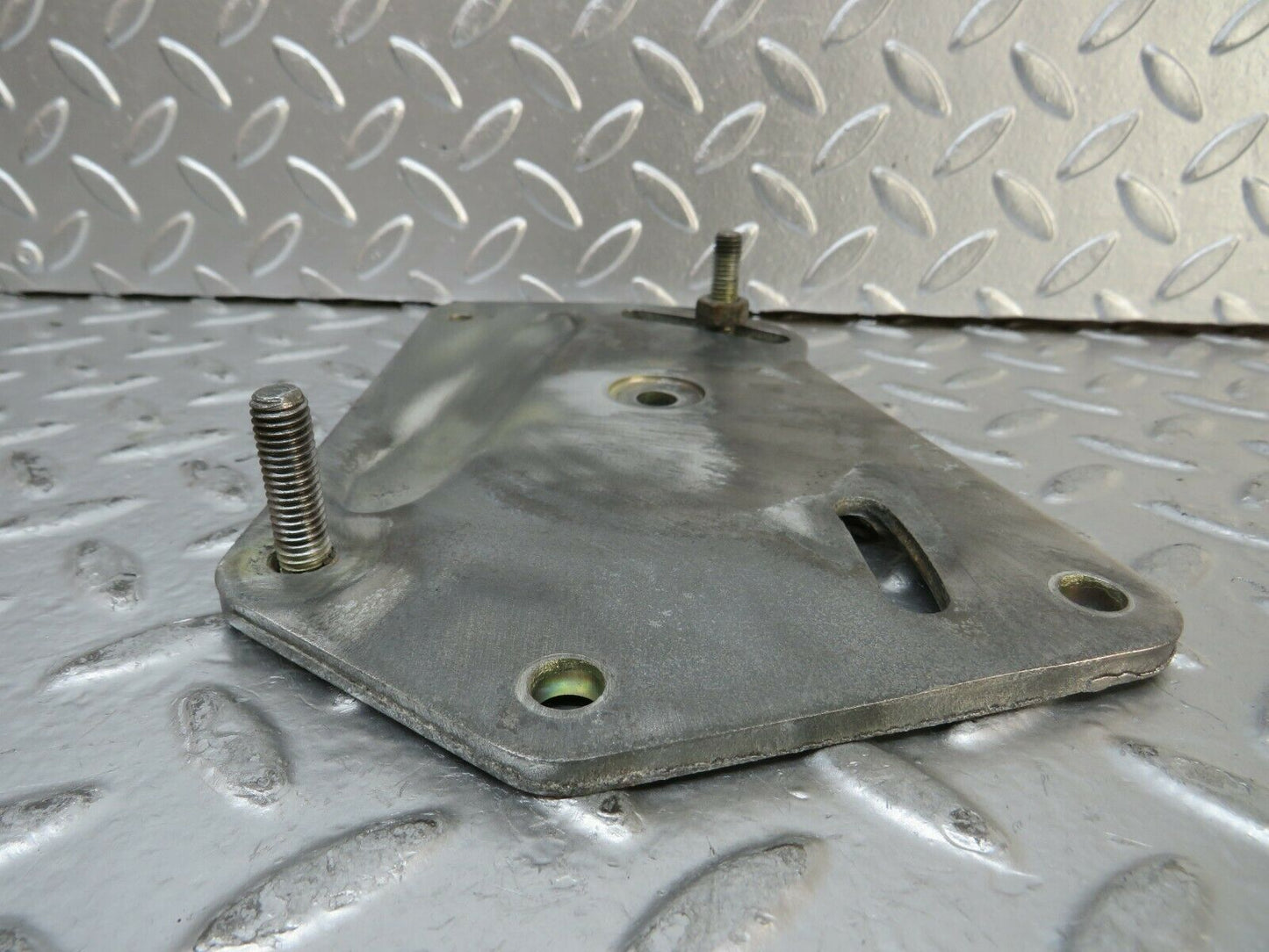 23861 Mercedes-Benz C107 450SLC Coupe Power Steering Pump Bracket