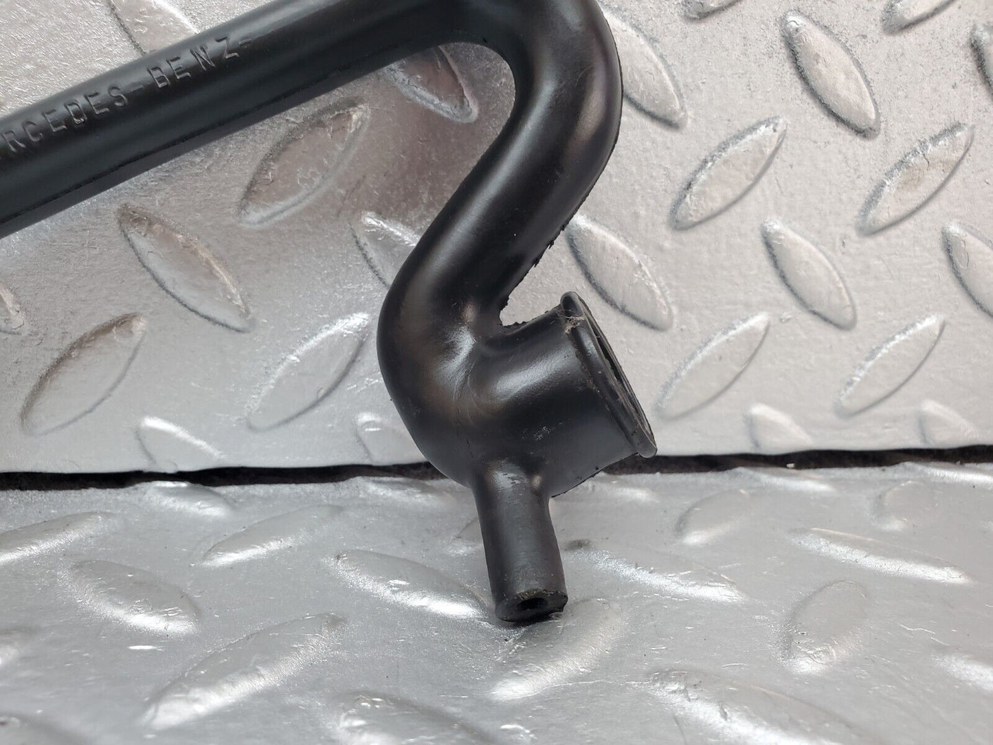44438 Mercedes-Benz W123 280E Crankcase Breather Hose Pipe 1100942482