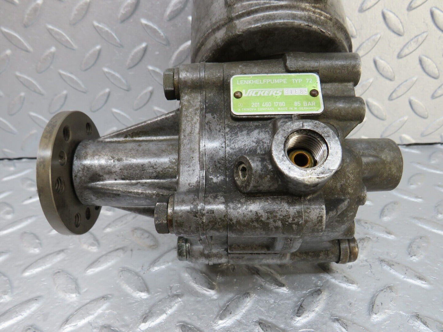 36669 Mercedes-Benz W201 190E 2.0L Power Steering Pump 2014601780