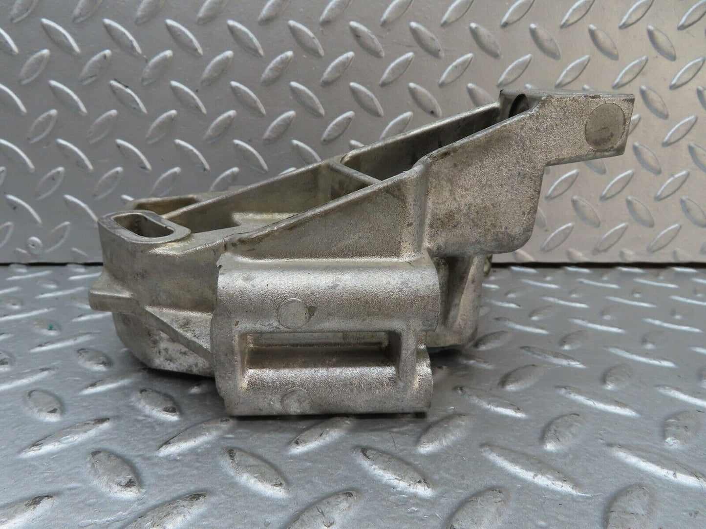 19220 Mercedes-Benz W123 300D Power Steering Pump Bracket 6154660441