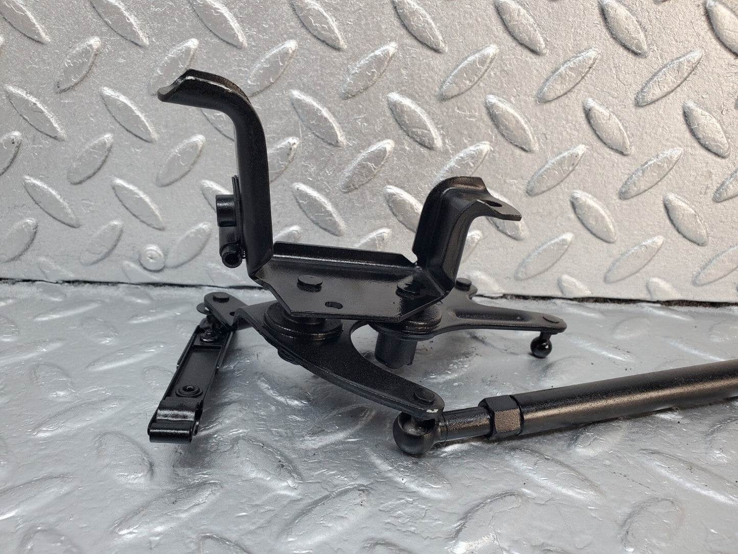 W126 throttle linkage used OEM