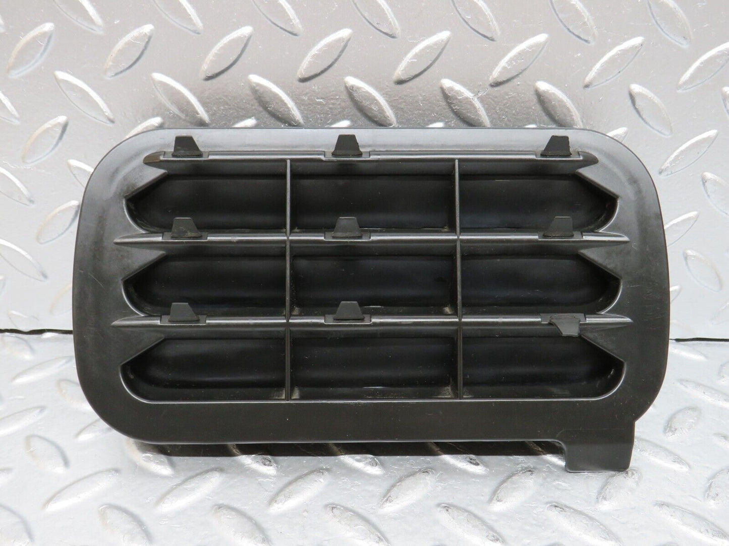 29369 Mercedes-Benz W124 230E Rear Air Intake Vent Right 1248370242