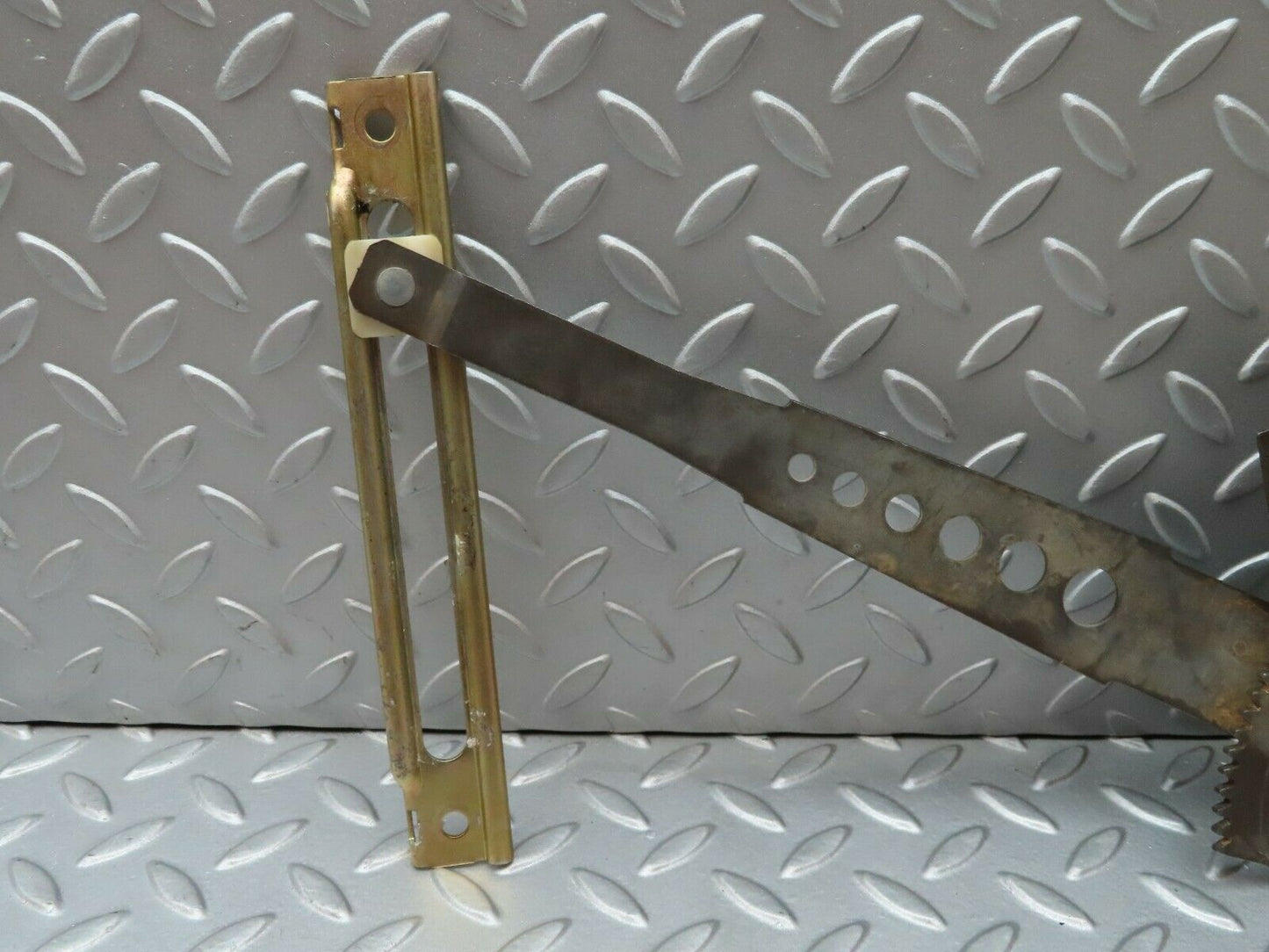 4309 Mercedes-Benz W123 230E Rear Left Manual Window Regulator 1237301946