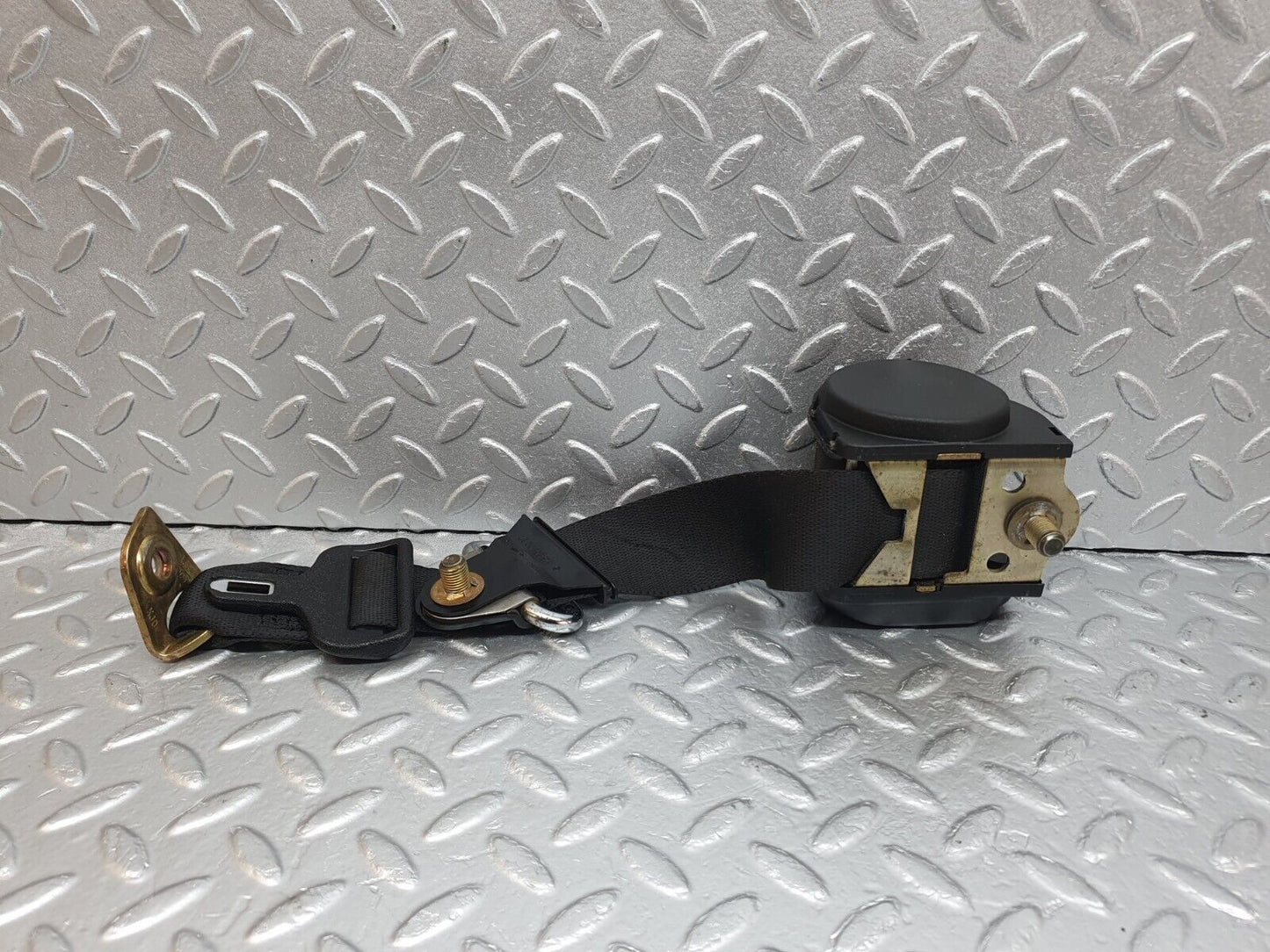 42805 Mercedes-Benz W201 190 2.0L Rear Seat Belt Set With Buckles 1268601886 2018605685