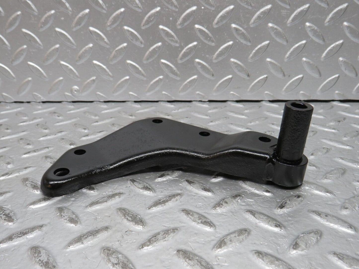 32128 Mercedes-Benz W123 230E Alternator Generator Bracket