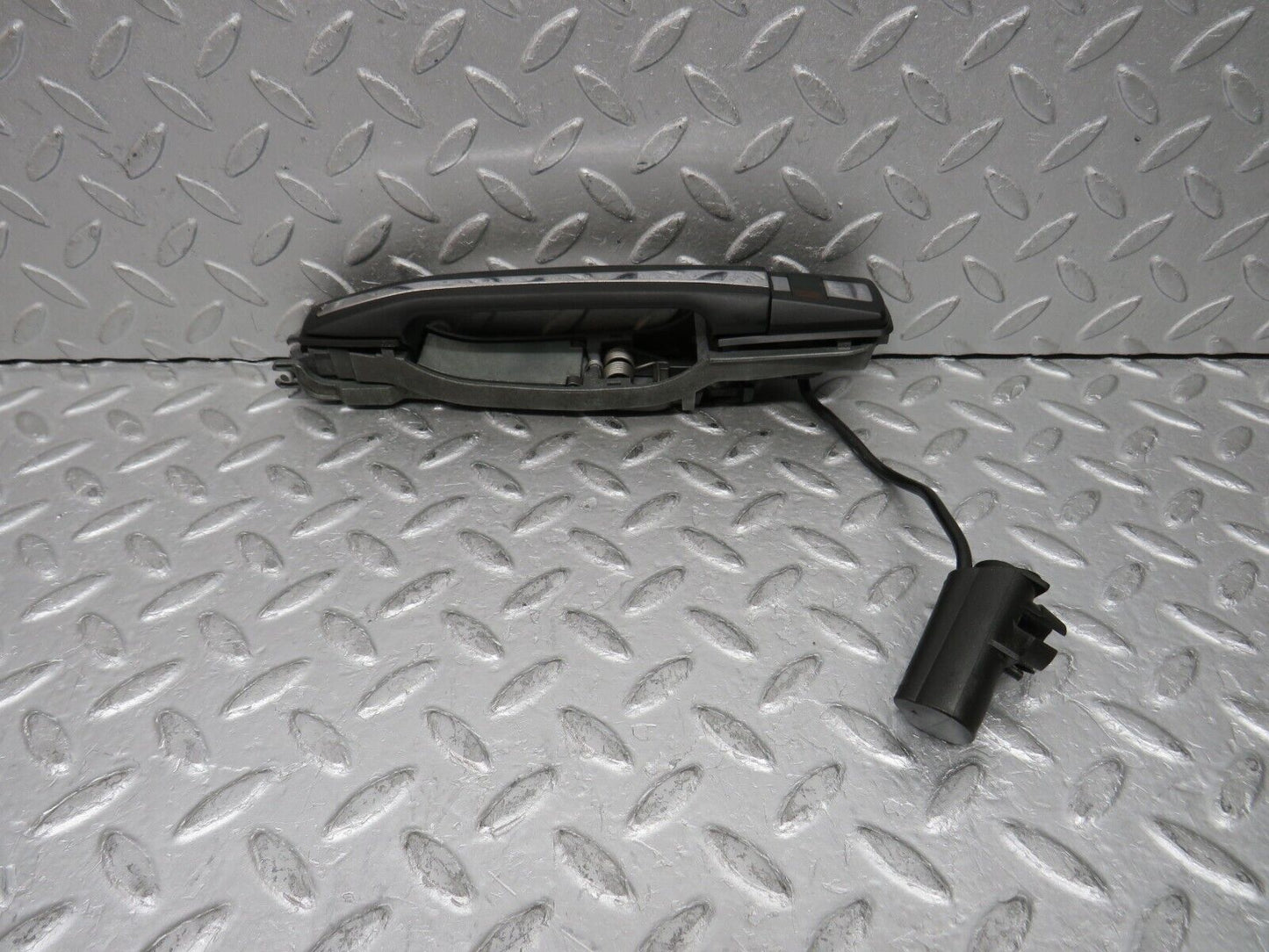 37794 Mercedes-Benz A124 320E Cabriolet Right Exterior Infrared Door Handle