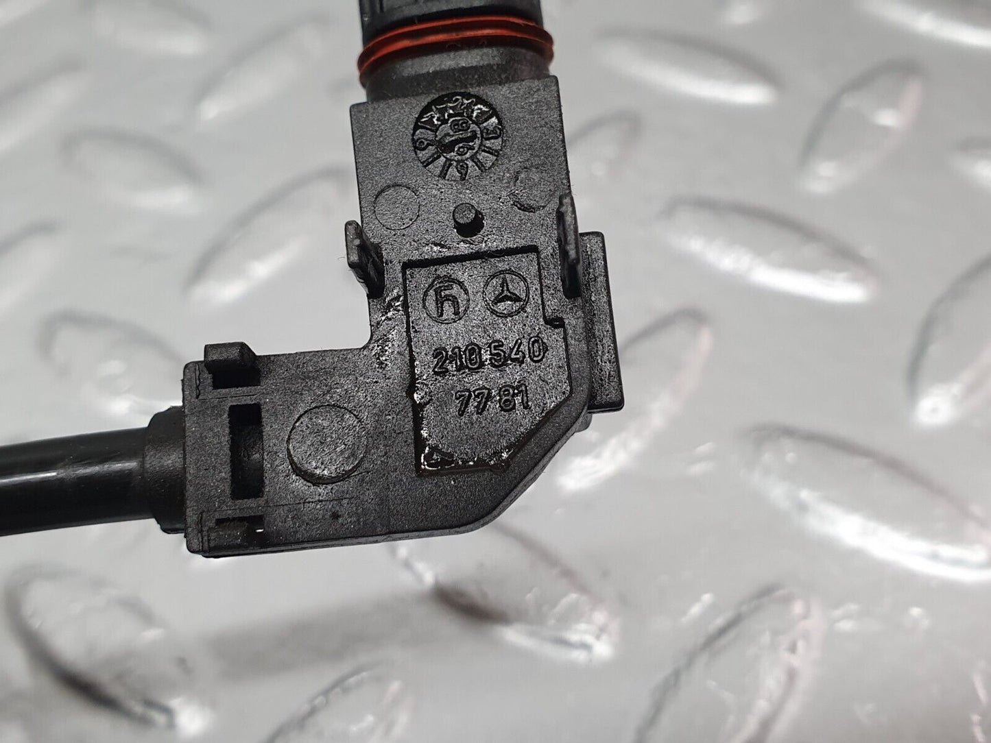 42116 Mercedes-Benz W202 C200 ABS Sensor Speed Sensor Left Side 2025400634