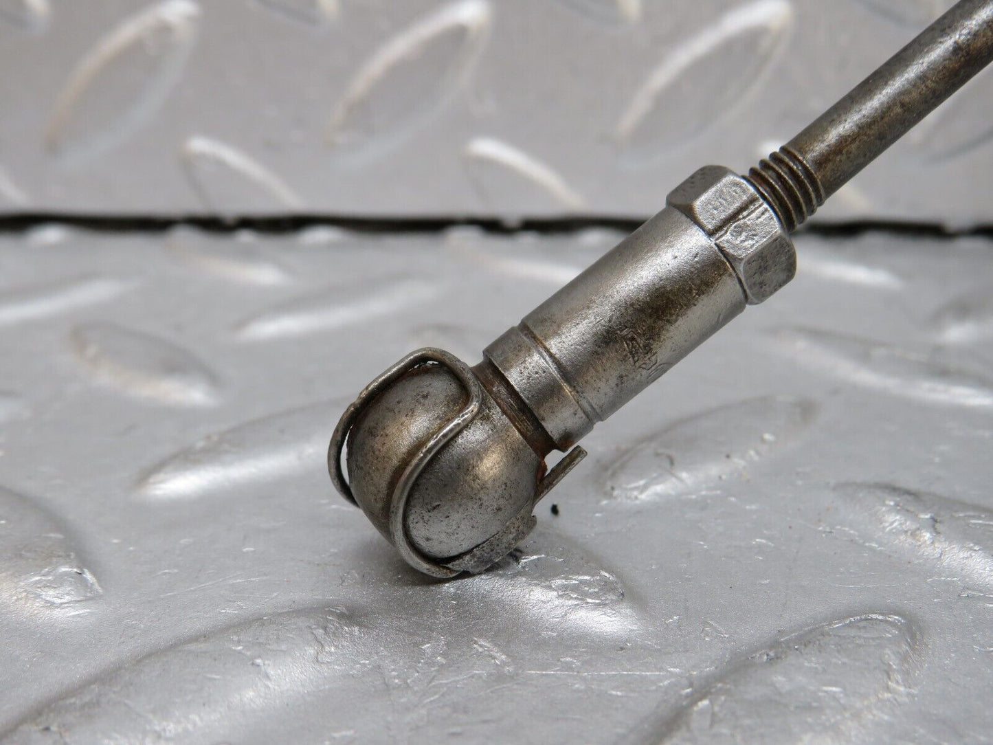 37548 Mercedes-Benz W109 300SEL Air Suspension Leveling Valve Bosch