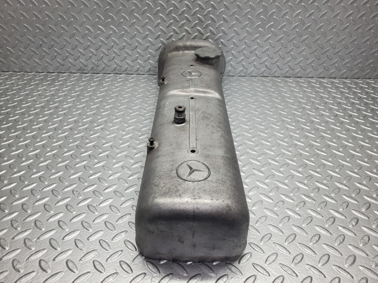 W112 cylinder head cover used OEM