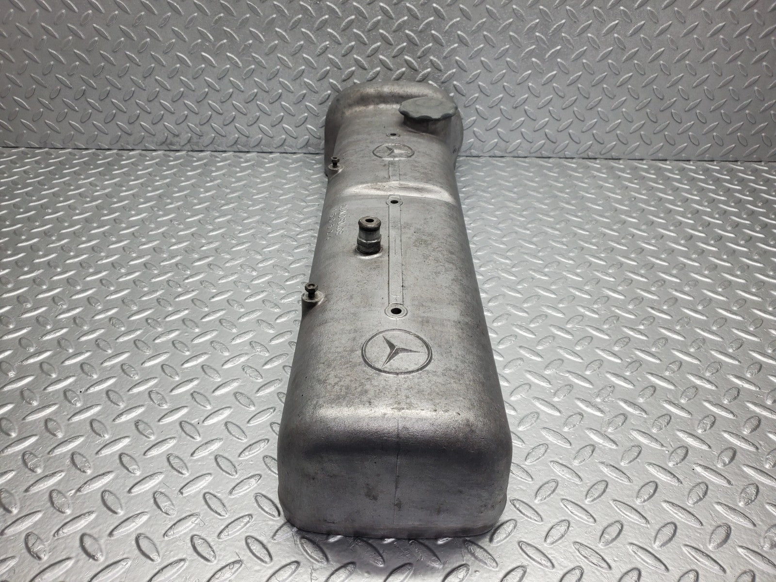 W112 cylinder head cover used OEM