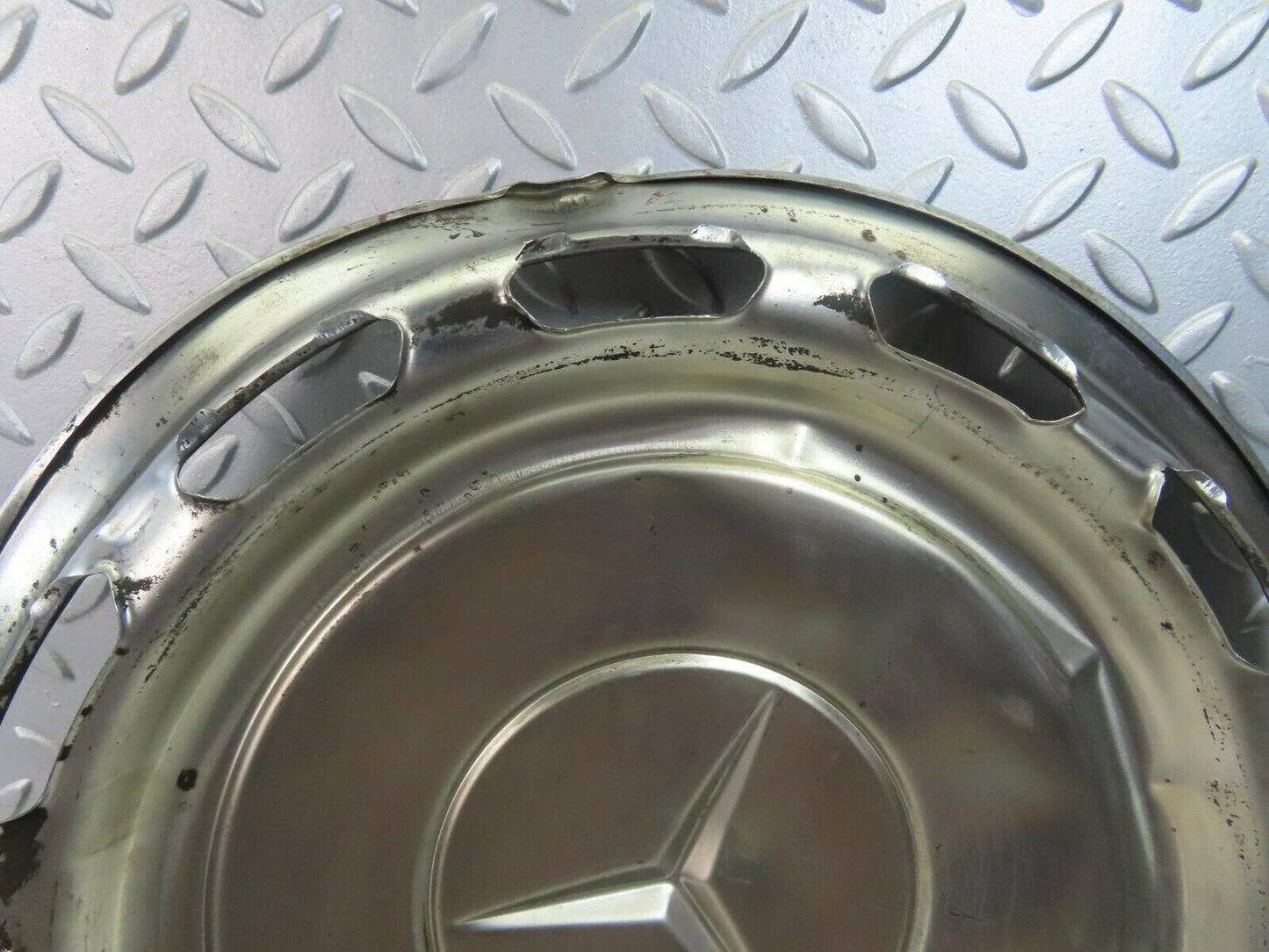 8397 Mercedes-Benz Vintage Wheel Trim Hub Cap 14