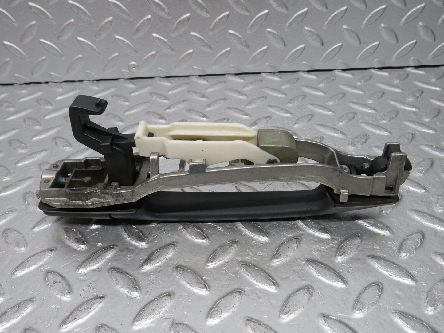 32458 Mercedes-Benz S124 300TE Wagon Rear Left Exterior Door Handle