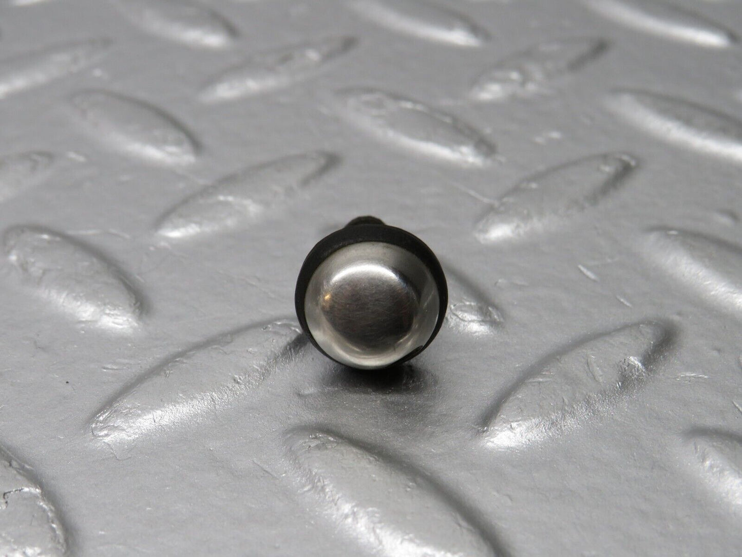 39198 Mercedes-Benz R107 500SL Coupe Windscreen Washer Nozzle