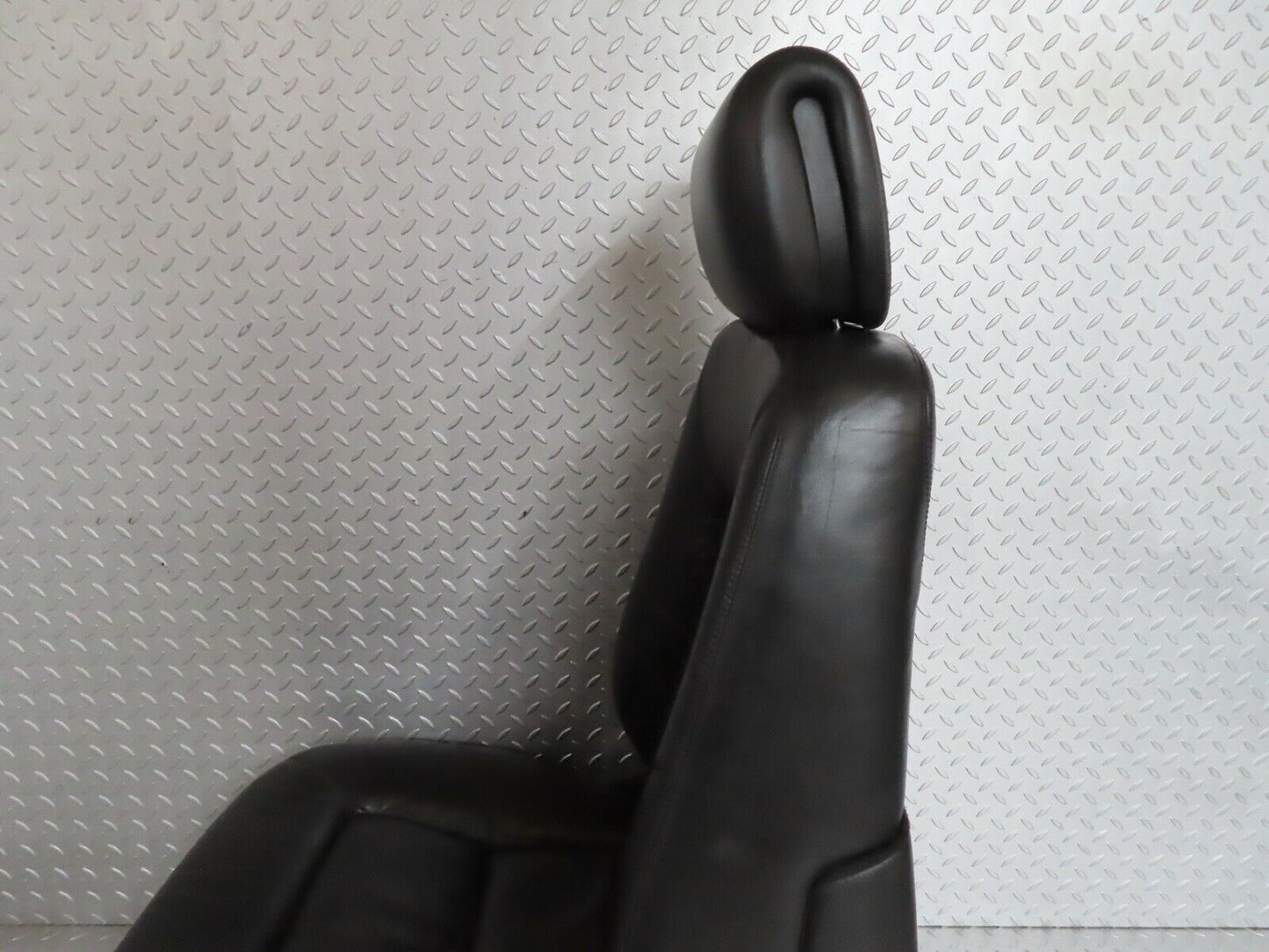 19410 Mercedes-Benz C140 CL420 Coupe Front Right Seat Black Leather