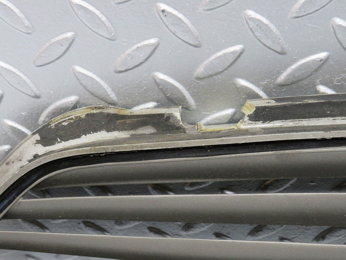 0706 Mercedes-Benz C107 350SLC Coupe Side Window Louvre Rear Left