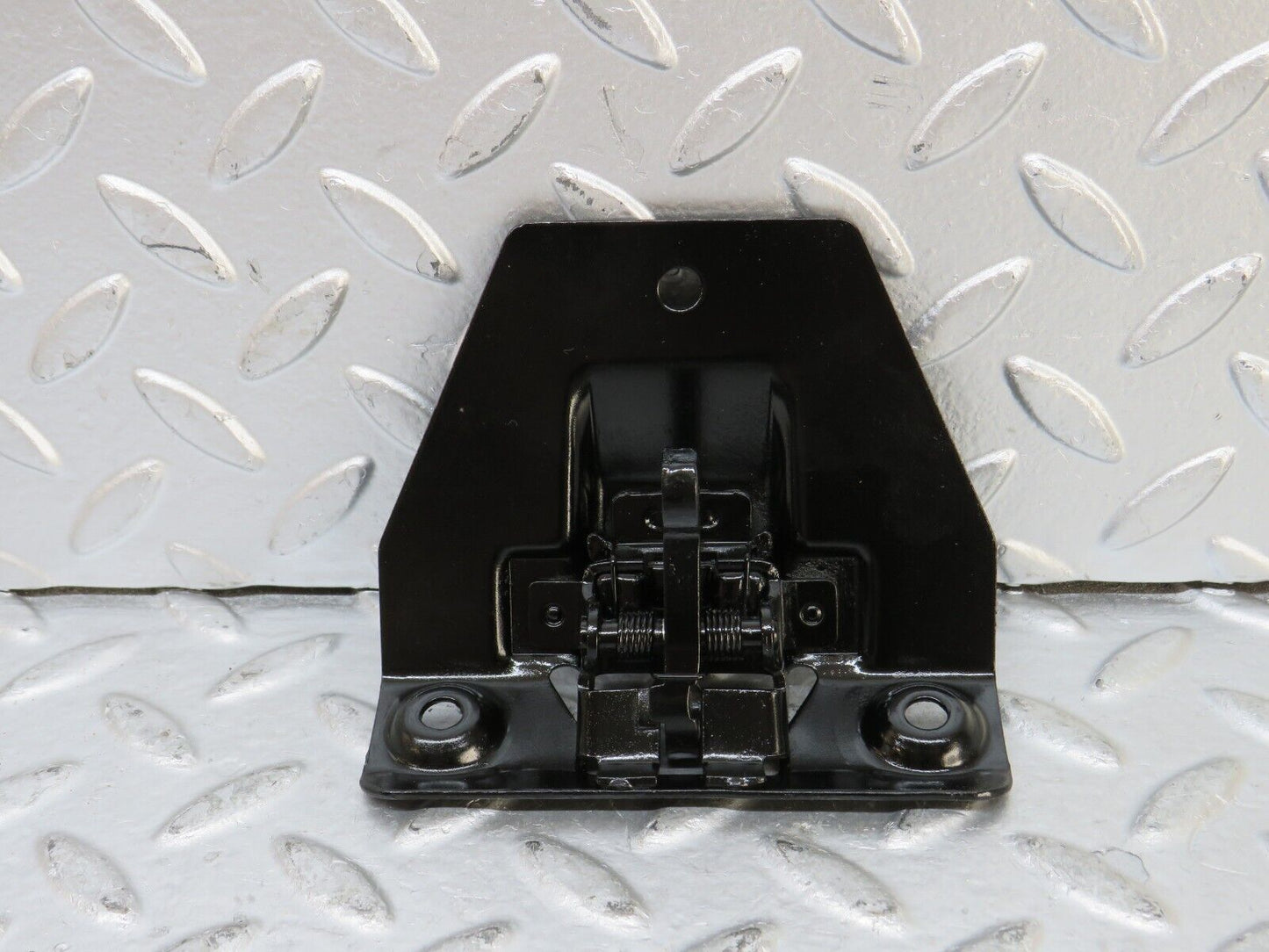 26113 Mercedes-Benz W116 450SE Trunk Boot Lock Latch 1137500285