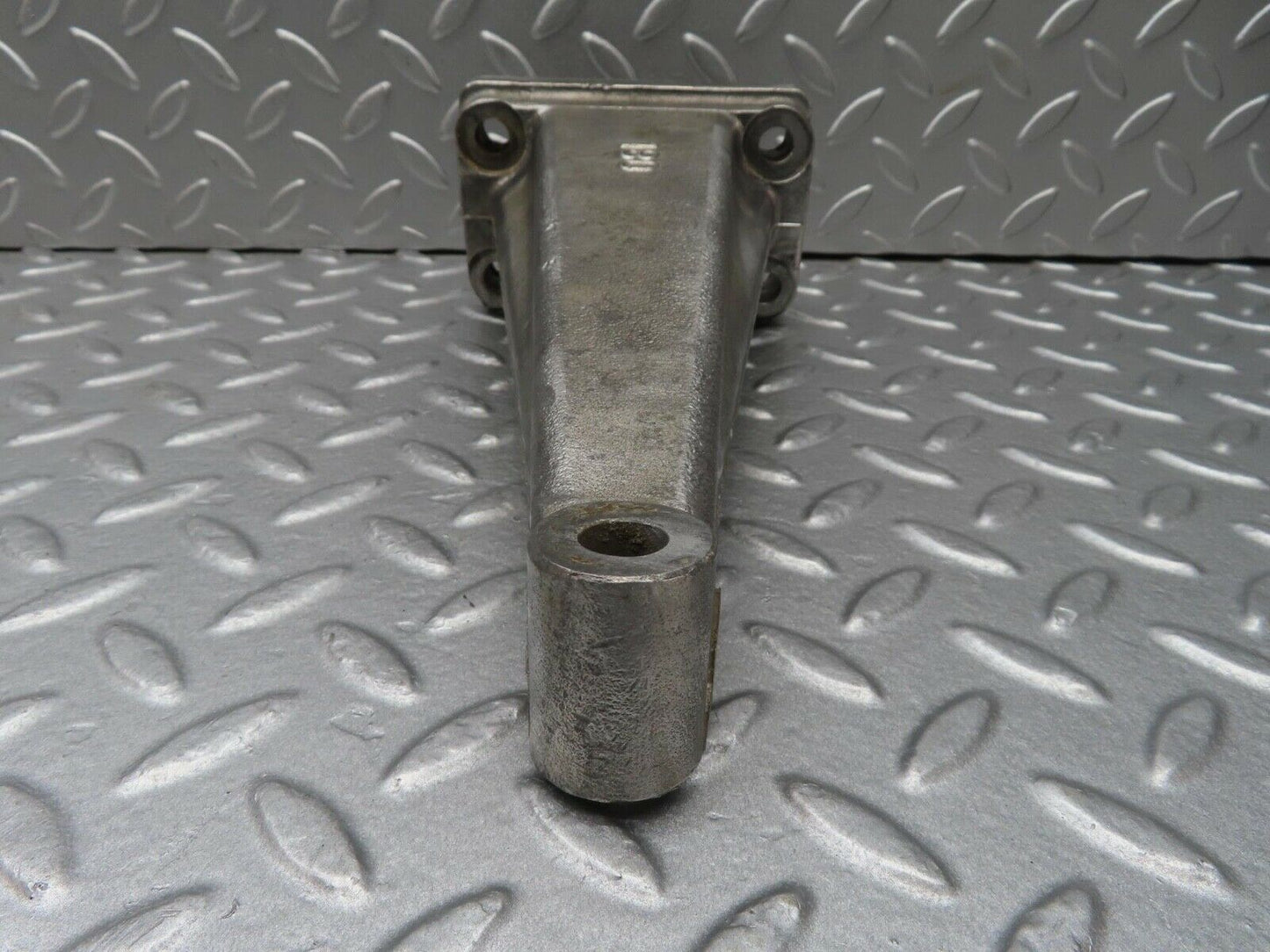 12813 Mercedes-Benz W111 220SE Engine Mount Bracket Right Side1802232504