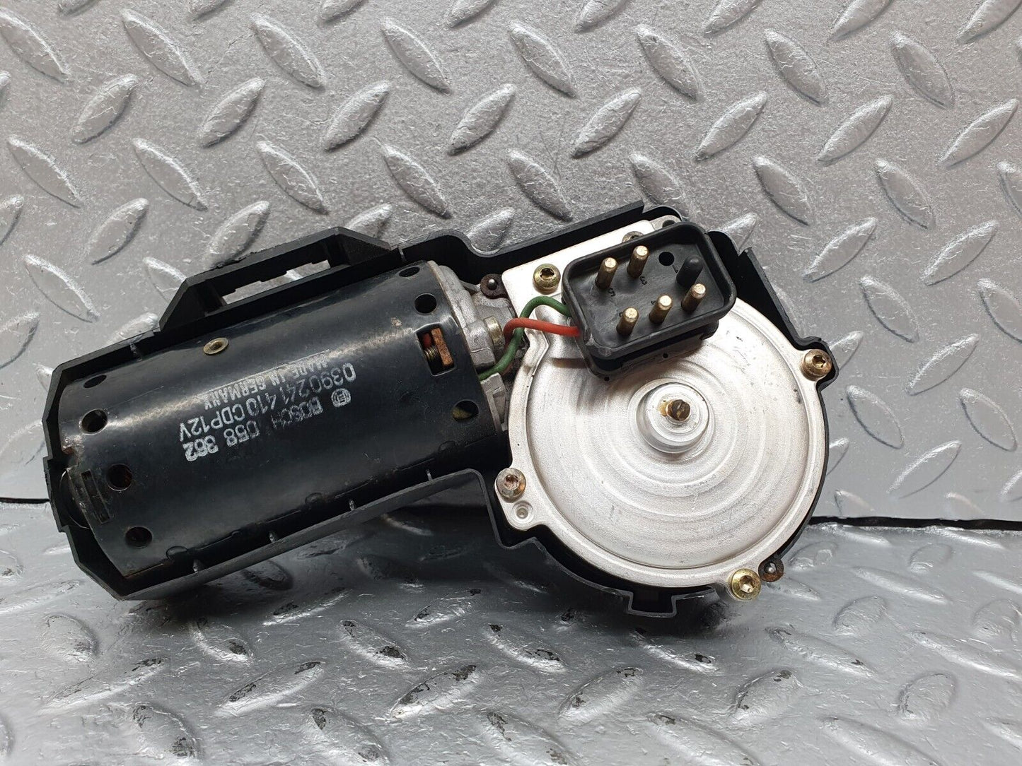 41446 Mercedes-Benz W124 200E Wiper Motor Bosch 0390241410