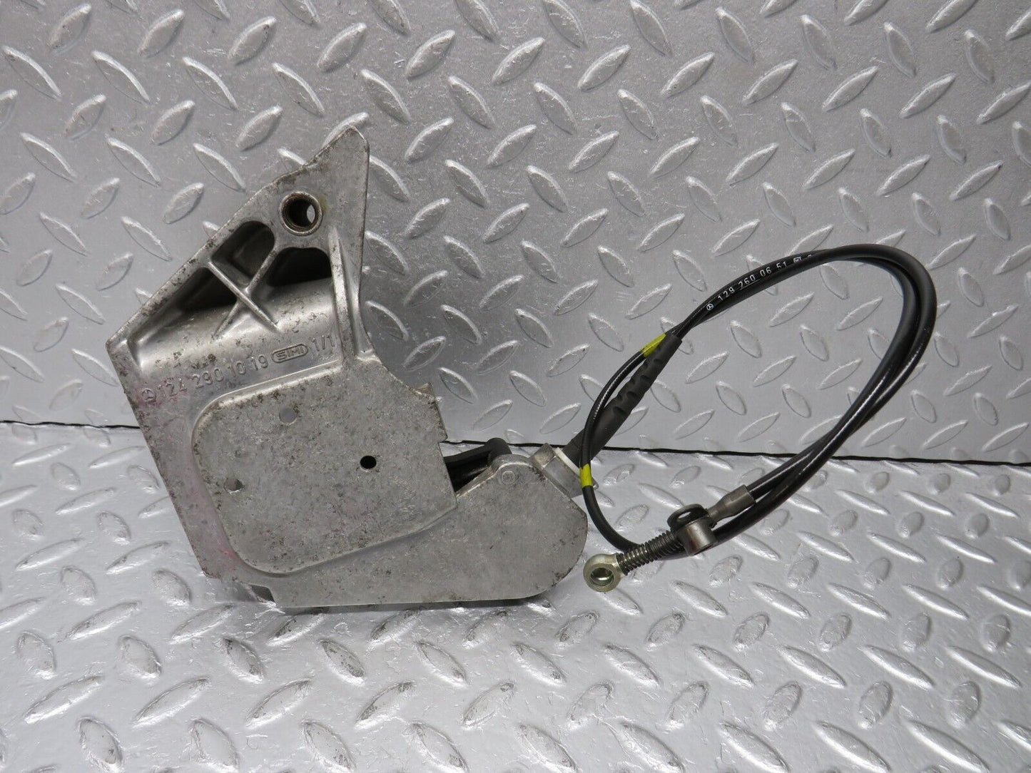38434 Mercedes-Benz R129 280SL Coupe Brake Pedal Bracket 1402921031 1242901019 1292600651