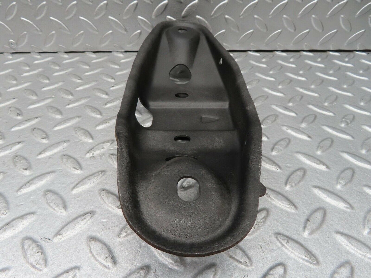 14616 Mercedes-Benz W201 190E Gearbox Bracket