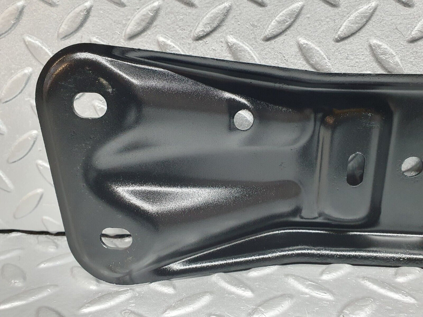 41148 Mercedes-Benz W126 300SE Gearbox Mount Bracket
