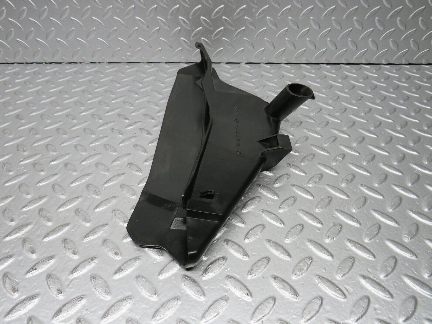 30807 Mercedes-Benz W201 190E 2.0L Front Right Rain Gutter Drain Channel 2016280273