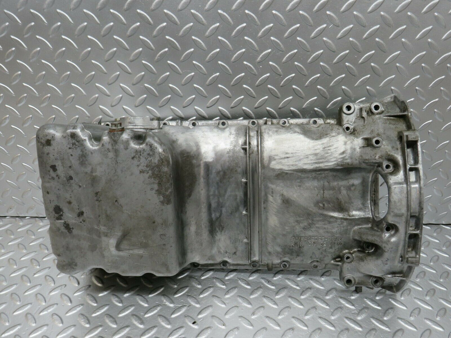 24432 Mercedes-Benz S124 220TE Wagon Oil Pan Oil Sump 1110140202