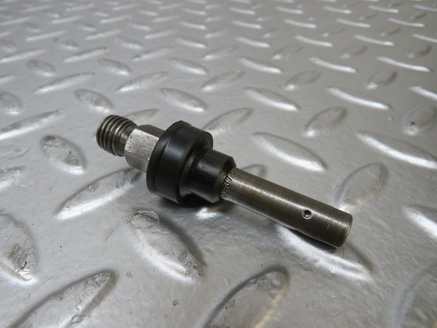 26253 Mercedes-Benz W116 450SE Fuel Injector Bosch 0437502010
