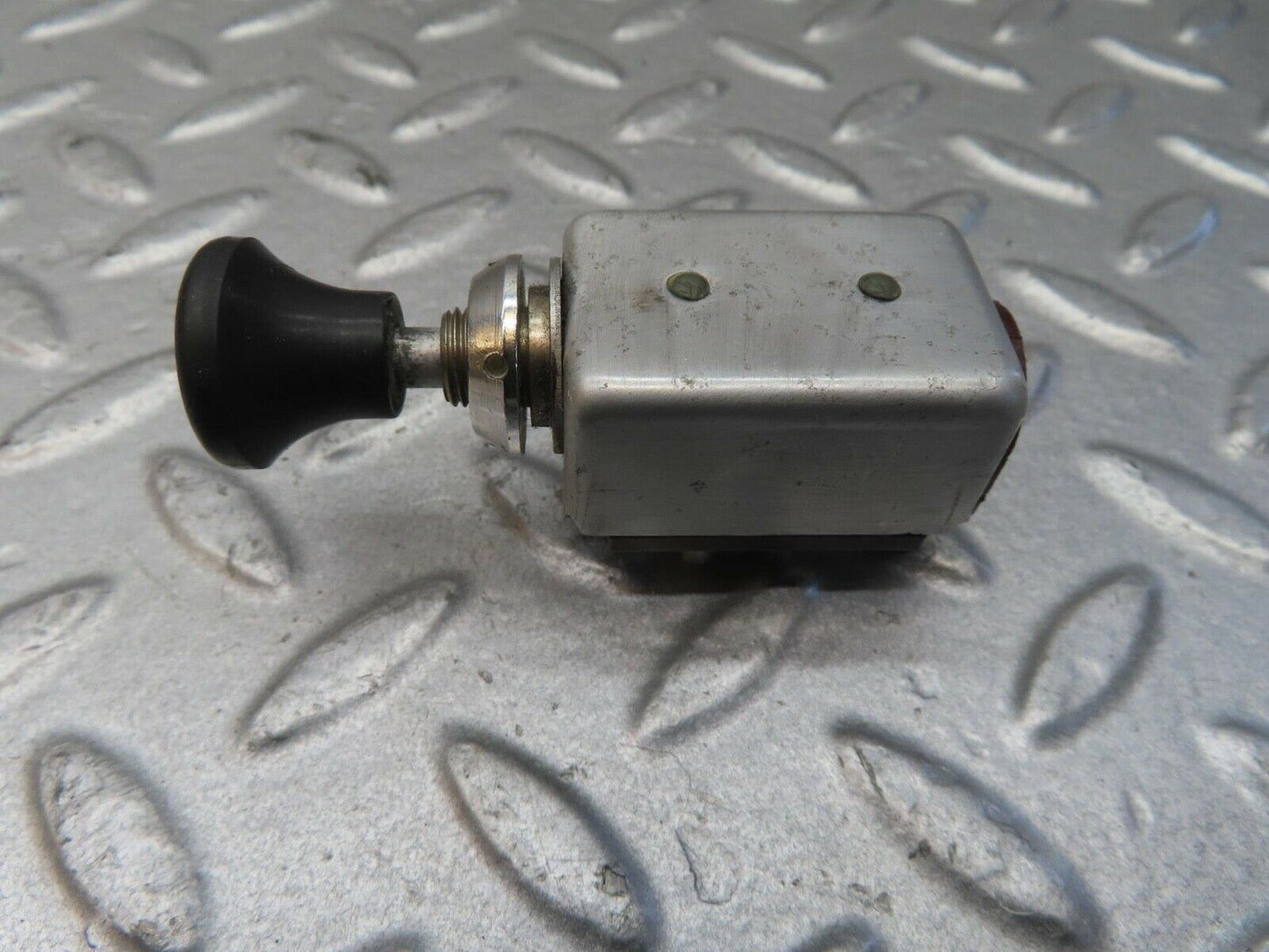 13255 Mercedes-Benz W111 220S Windscreen Wiper Pull Switch 461630
