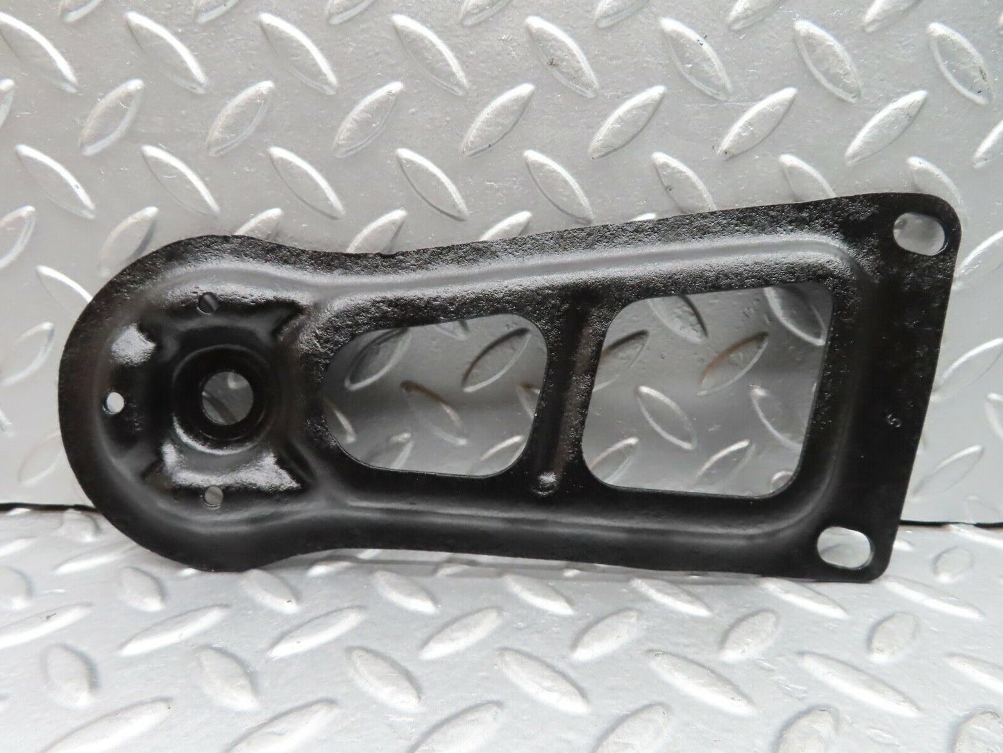 21289 Mercedes-Benz W123 230E Rear Suspension Axle Mounting Bracket