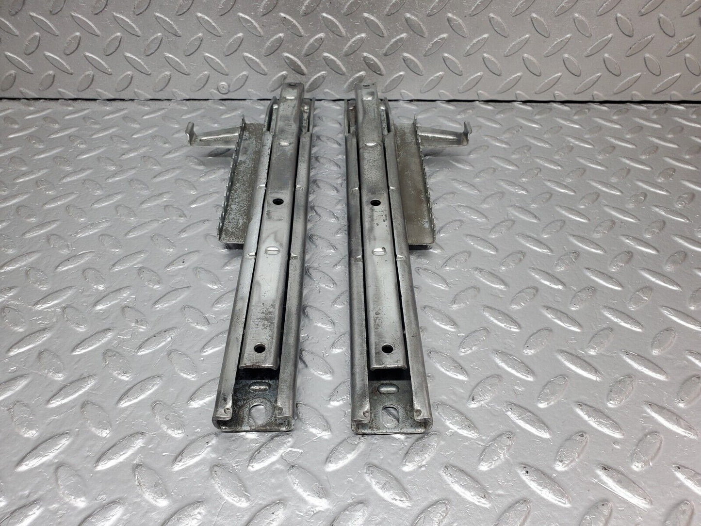44533 Mercedes-Benz W123 280E Front Right Seat Rail Pair