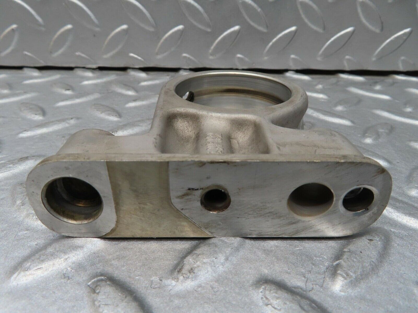 16546 Mercedes-Benz C107 350SLC Coupe Camshaft Tower Bearing 1160512118