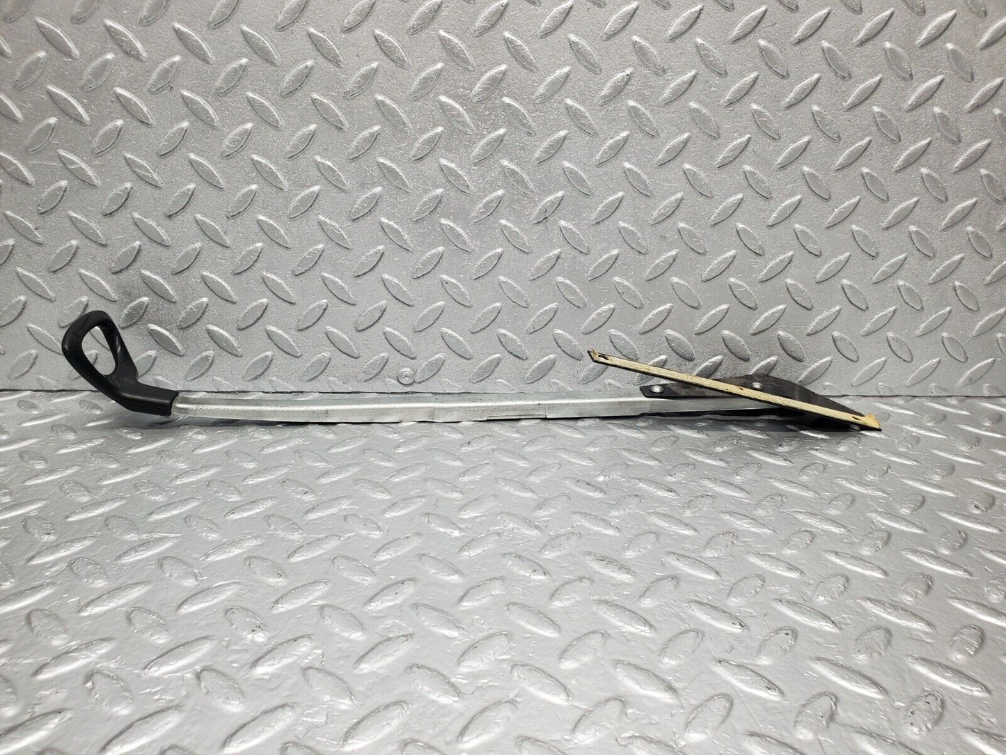46624 Mercedes-Benz C123 280CE Coupe Front Right Seat Sliding Adjust Handle