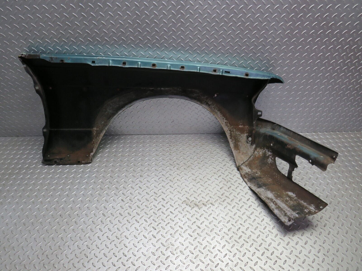 29796 Mercedes-Benz W123 230E Front Left Wing Fender