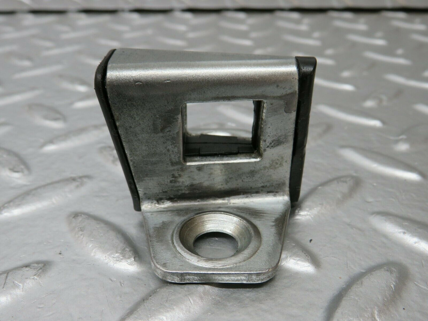 24311 Mercedes-Benz S124 220TE Wagon Door Lock Latch