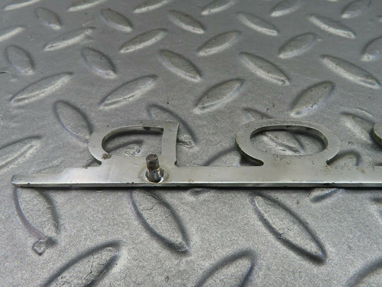 7880 Mercedes-Benz W115 220D Rear Trunk Badge Emblem