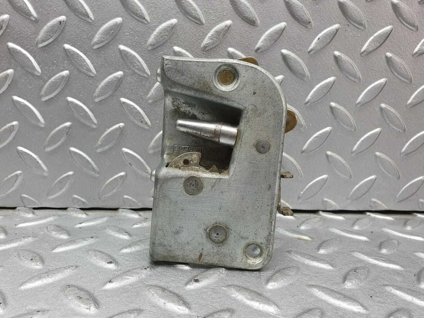 12284 Mercedes-Benz W108 280SE 3.5 Front Right Door Lock Mechanism