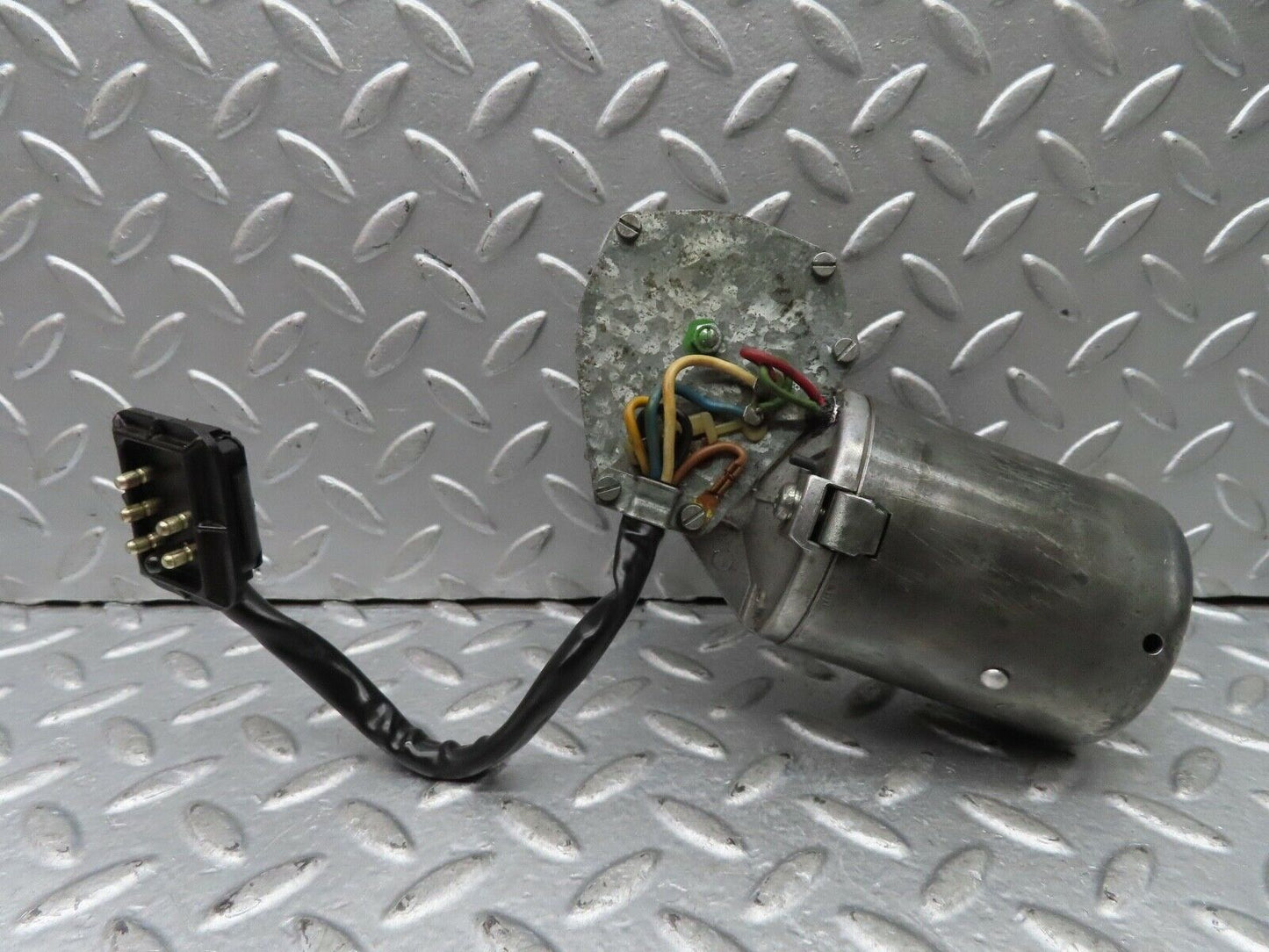 19118 Mercedes-Benz W123 300D Wiper Motor